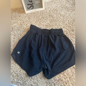 lululemon hotty hot shorts 4” navy blue size 2